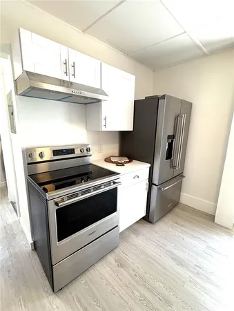 $3,500 | 8 Bridge Street, Unit 2, Newport, RI 02840