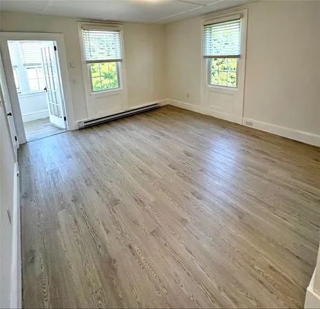 $3,500 | 8 Bridge Street, Unit 2, Newport, RI 02840