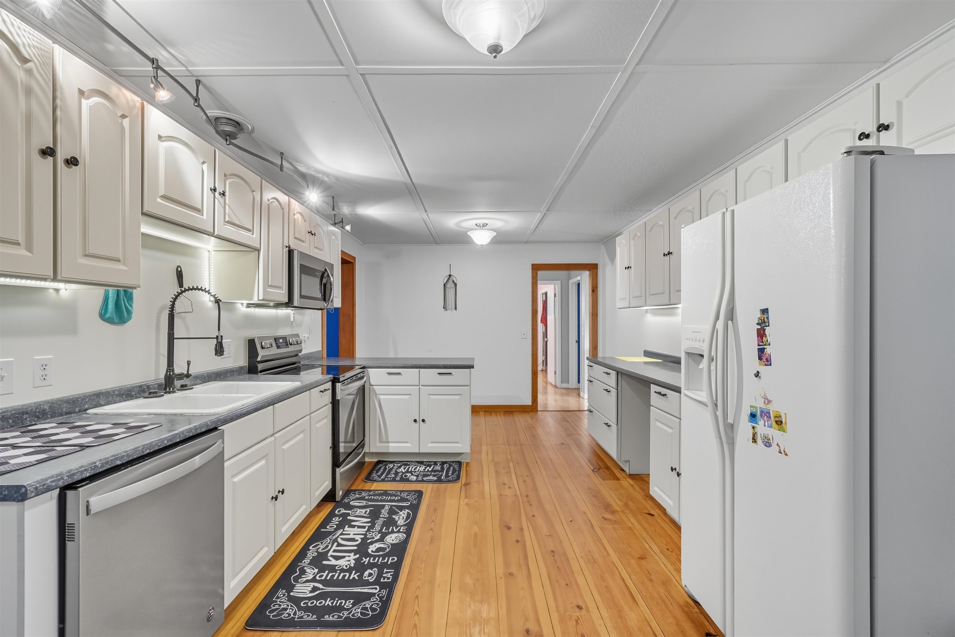 3 Duval Street South Burlington, VT 05403 - Photo 7 of 49