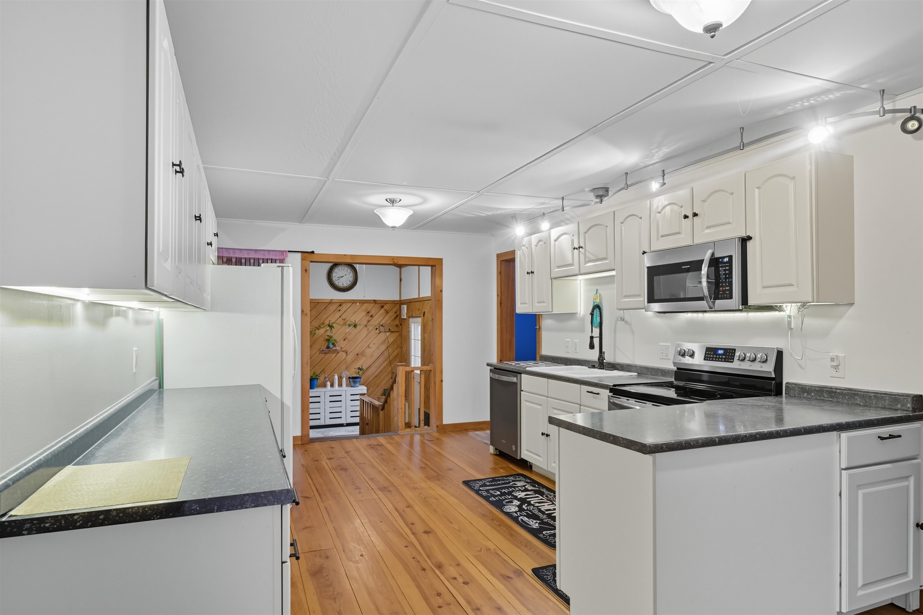 3 Duval Street South Burlington, VT 05403 - Photo 10 of 49