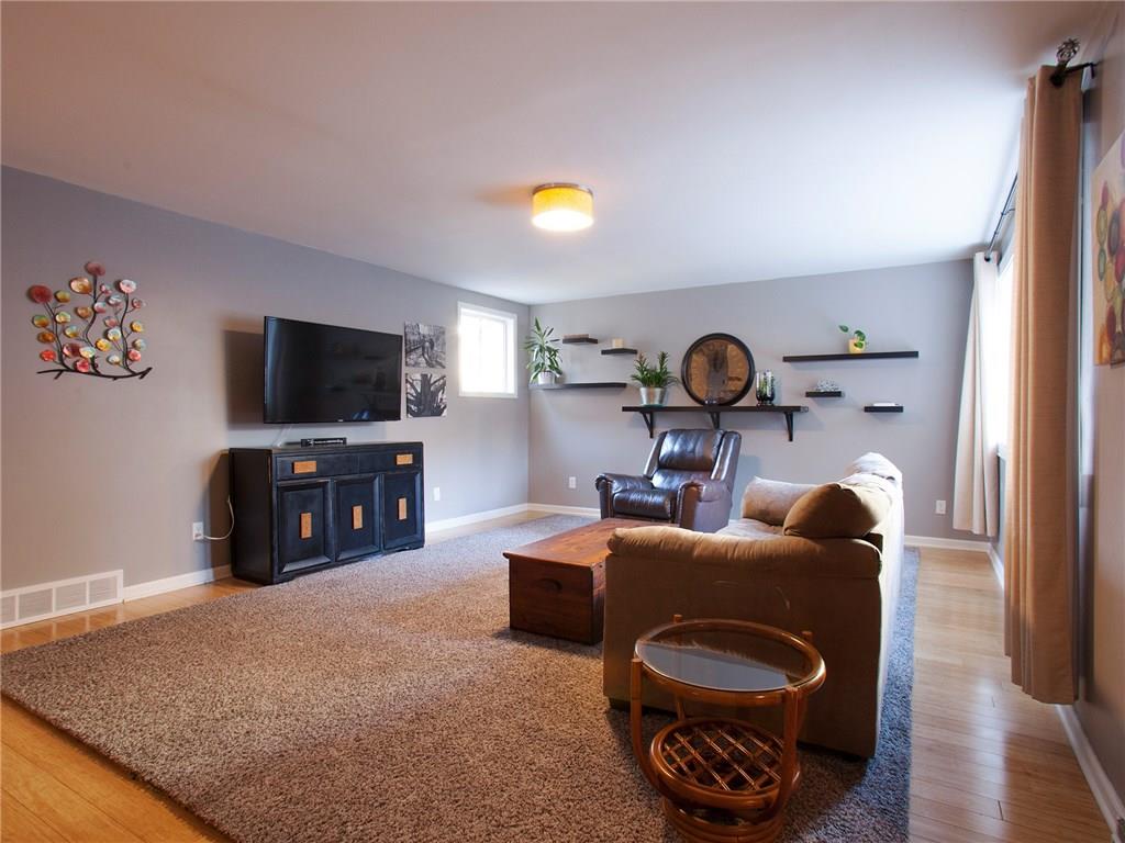 2412 Marbury Road Churchill, PA 15221 - Photo 5 of 25 Gallery Image 5