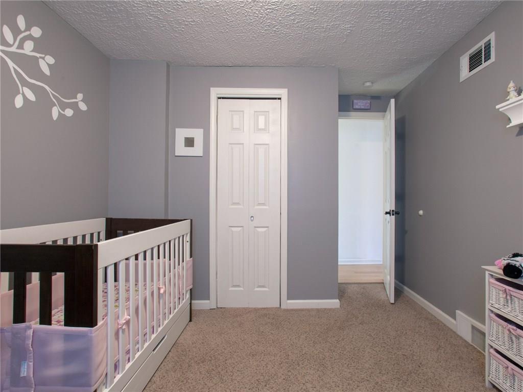 2412 Marbury Road Churchill, PA 15221 - Photo 9 of 25 Gallery Image 9