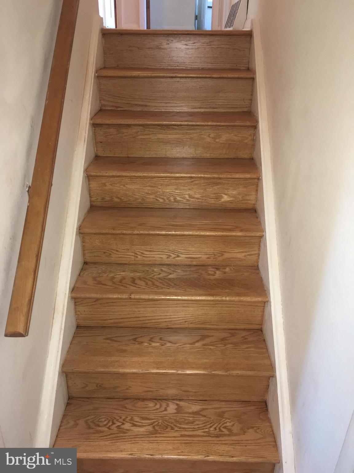 58 Hoover Road Huntingdon Valley, PA 19006 - Photo 16 of 46 Staircase to bedrooms.