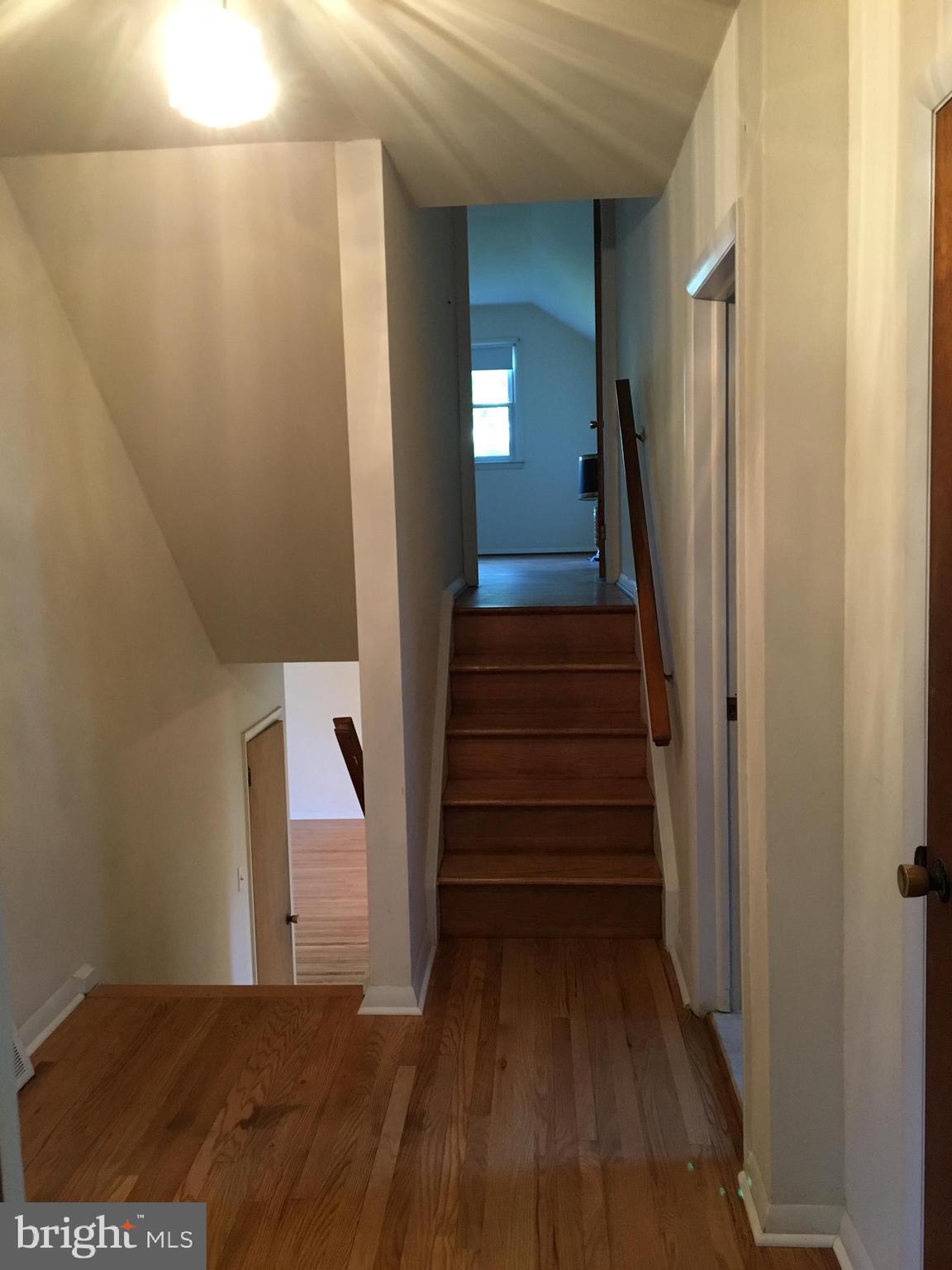 58 Hoover Road Huntingdon Valley, PA 19006 - Photo 20 of 46 Hallway & steps to 4th bedroom