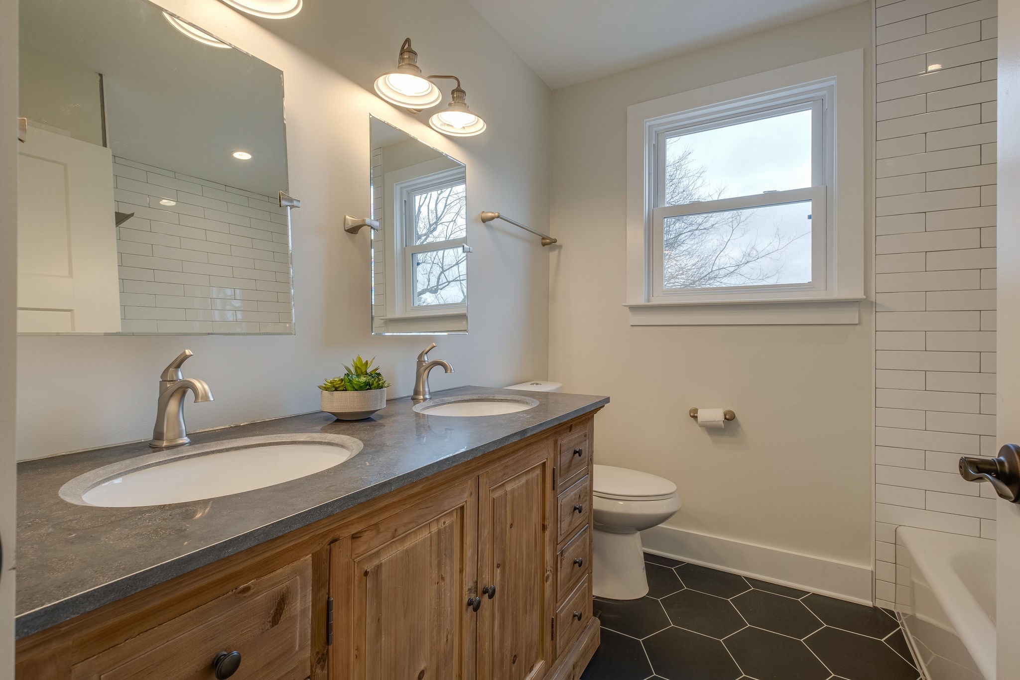 2426 Cabin Hill Road Nashville, TN 37214 - Photo 14 of 36