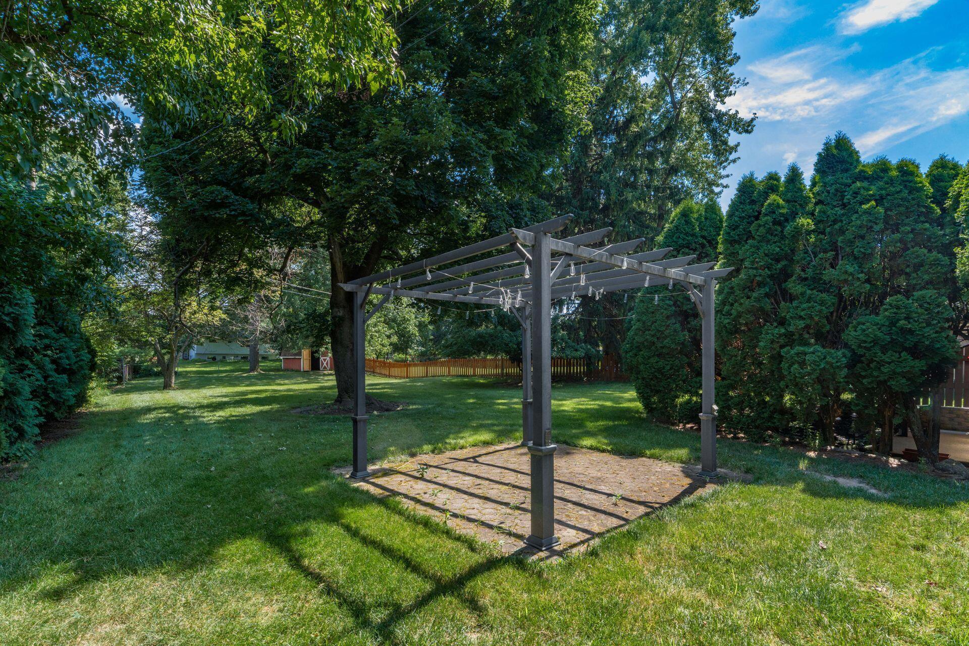 3419 Ridgewood Drive Hilliard, OH 43026 - Photo 42 of 51 patio & pergola