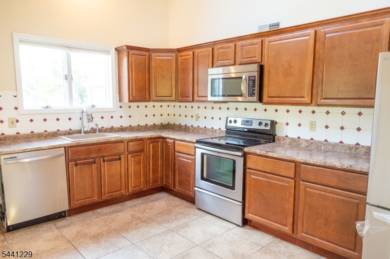 121 Changebridge Road Montville, NJ 07045 - Photo 3 of 34