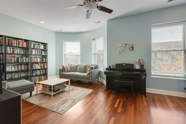 $299,999 | 4315 South Forrestville Avenue, Unit 3S, Chicago, IL 60653