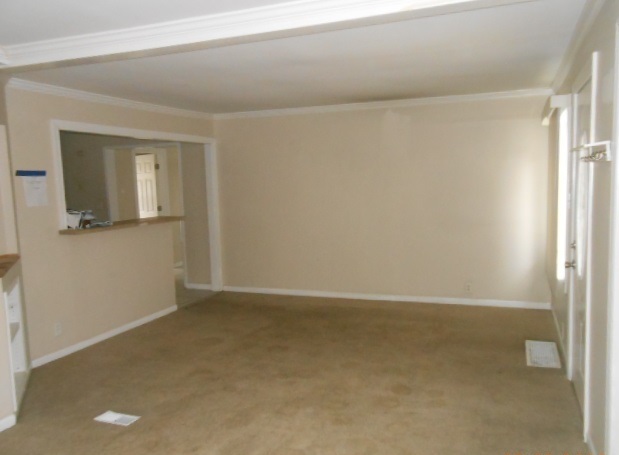 1014 Nicholson Street Joliet, IL 60435 - Photo 4 of 9 a view of an empty room