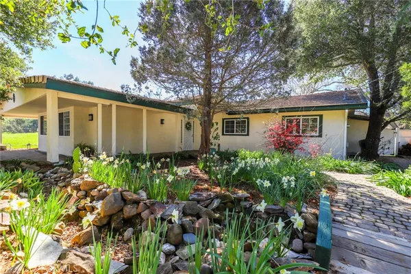 $925,000 | 7990 San Gabriel Road, Atascadero, CA 93422