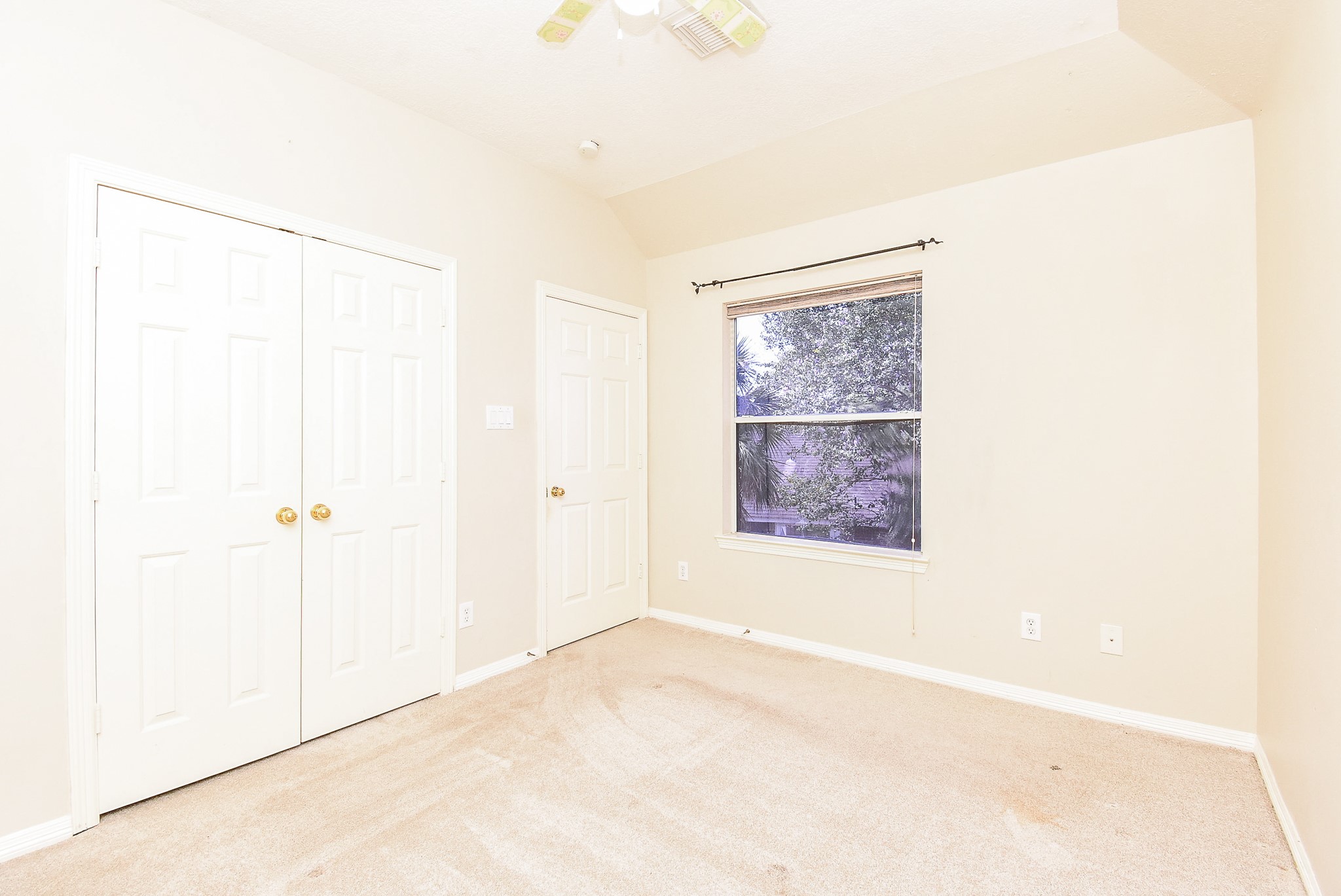 1714 Wellington Way Houston, TX 77055 - Photo 14 of 20 a view of a small space with a window