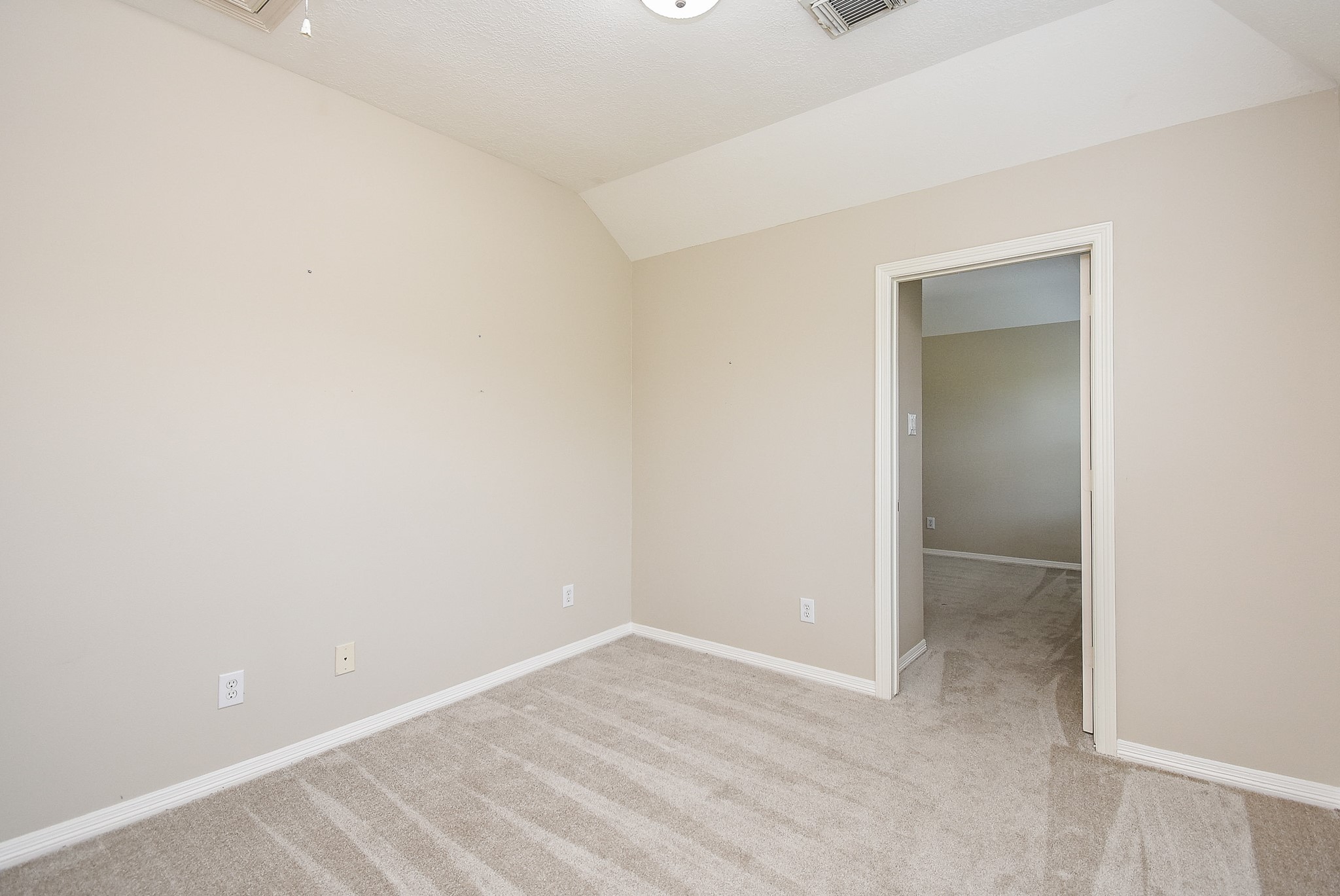 1714 Wellington Way Houston, TX 77055 - Photo 15 of 20 a view of an empty room