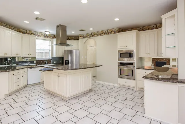 $2,950 | 1714 Wellington Way, Houston, TX 77055