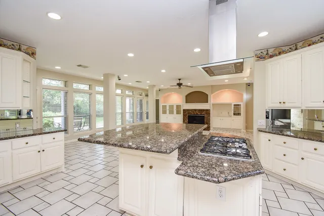 $2,950 | 1714 Wellington Way, Houston, TX 77055