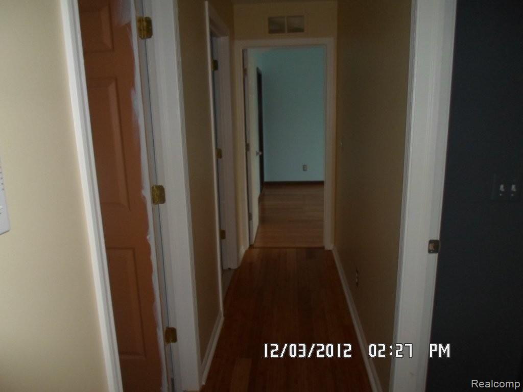 1906 Flagstone Circle Rochester, MI 48307 - Photo 2 of 18 SAM_8712.JPG