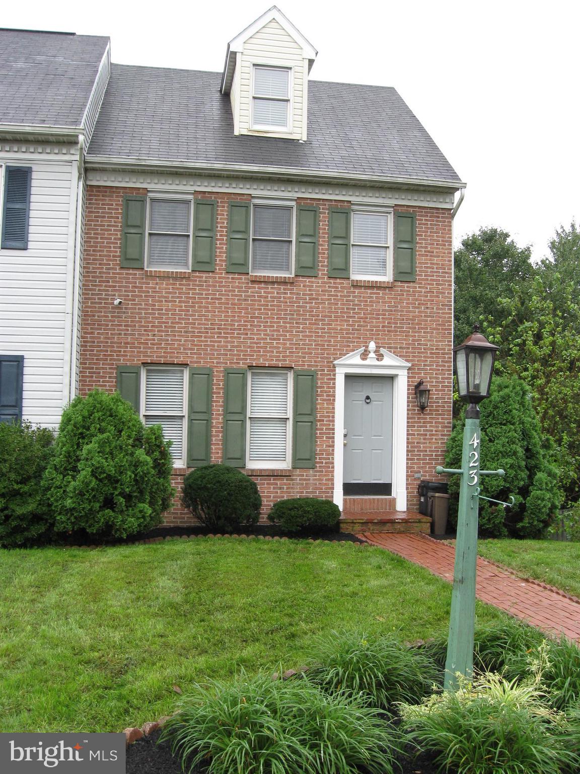 423 Cardinal Road Lititz, PA 17543 - Photo 2 of 21