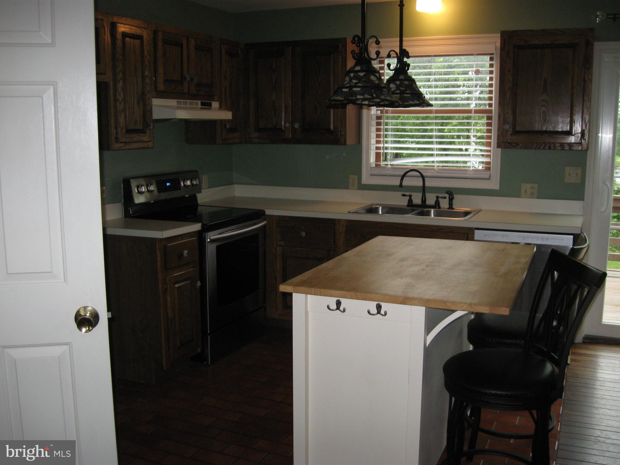 423 Cardinal Road Lititz, PA 17543 - Photo 6 of 21