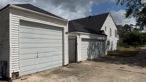 $385,000 | 4409 Hillbrook Drive, Orange, TX 77632