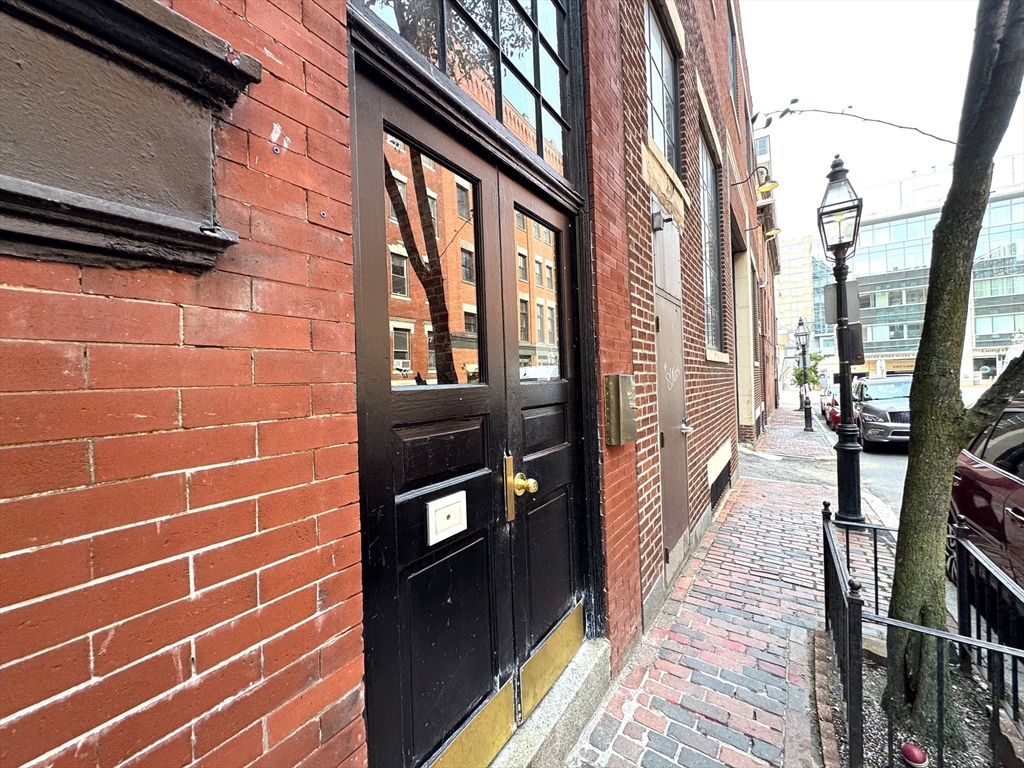 11 Irving Street, Unit 7 Boston, MA 02114 - Photo 10 of 10