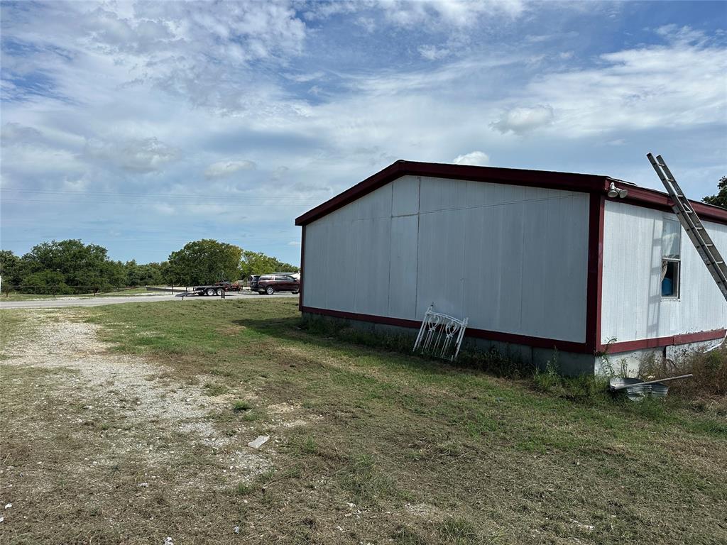 570 Big Salty Lane Springtown, TX 76082 - Photo 10 of 36