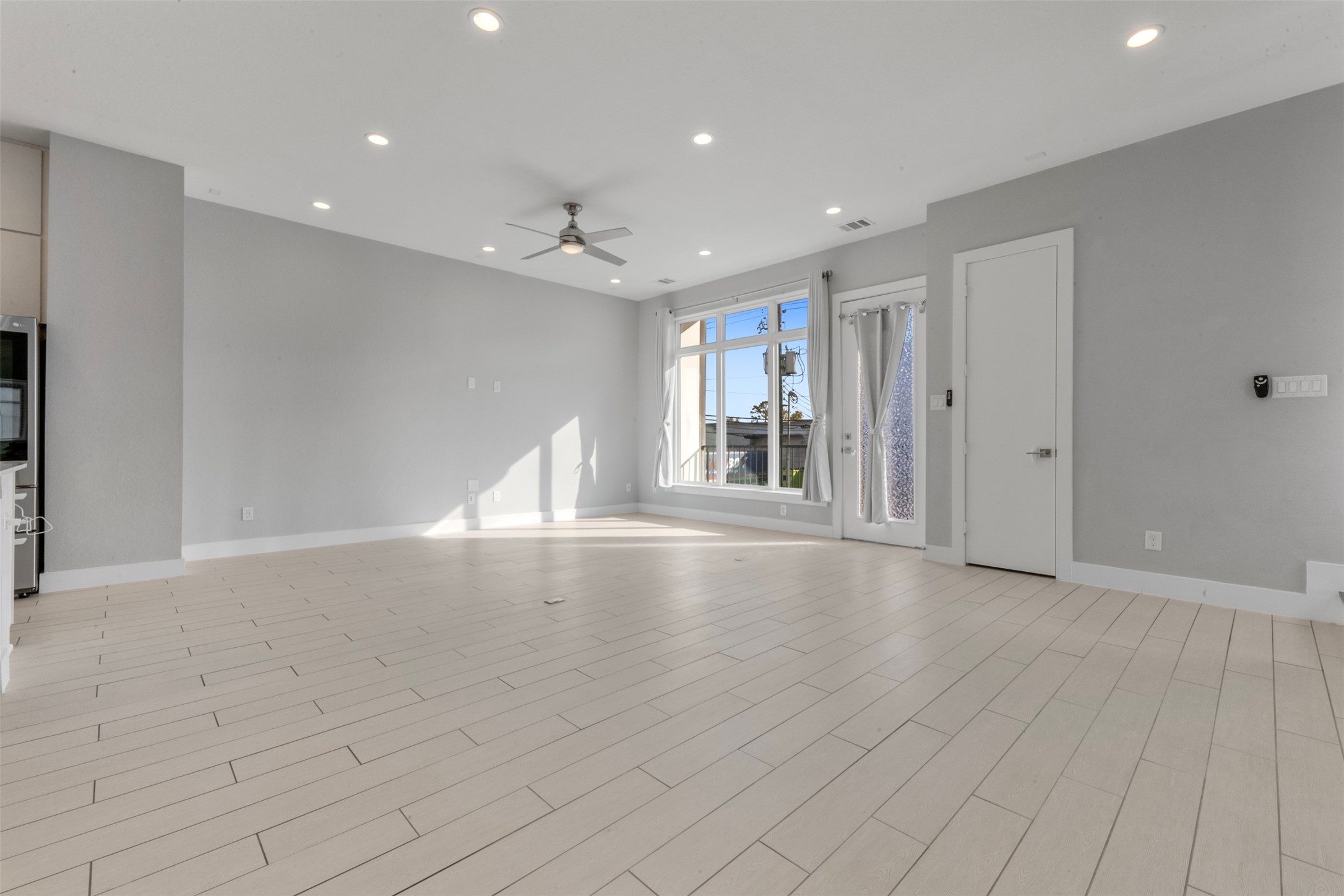 6106 Clarkson Lane, Unit D Houston, TX 77055 - Photo 13 of 37