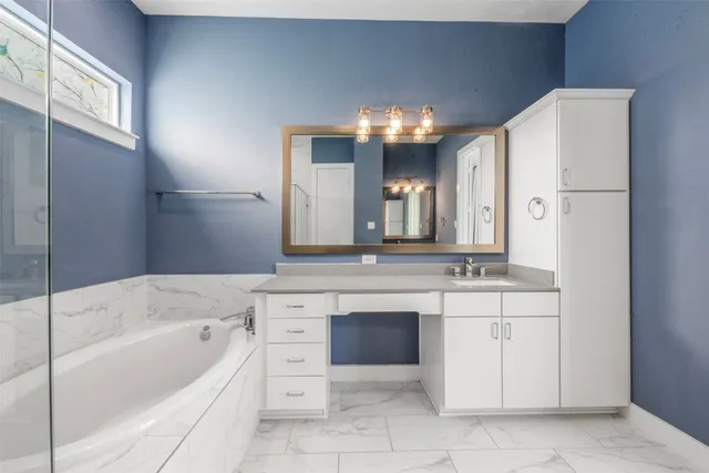 $3,800 | 6106 Clarkson Lane, Unit D, Houston, TX 77055