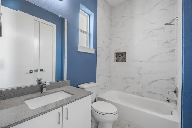 $3,800 | 6106 Clarkson Lane, Unit D, Houston, TX 77055