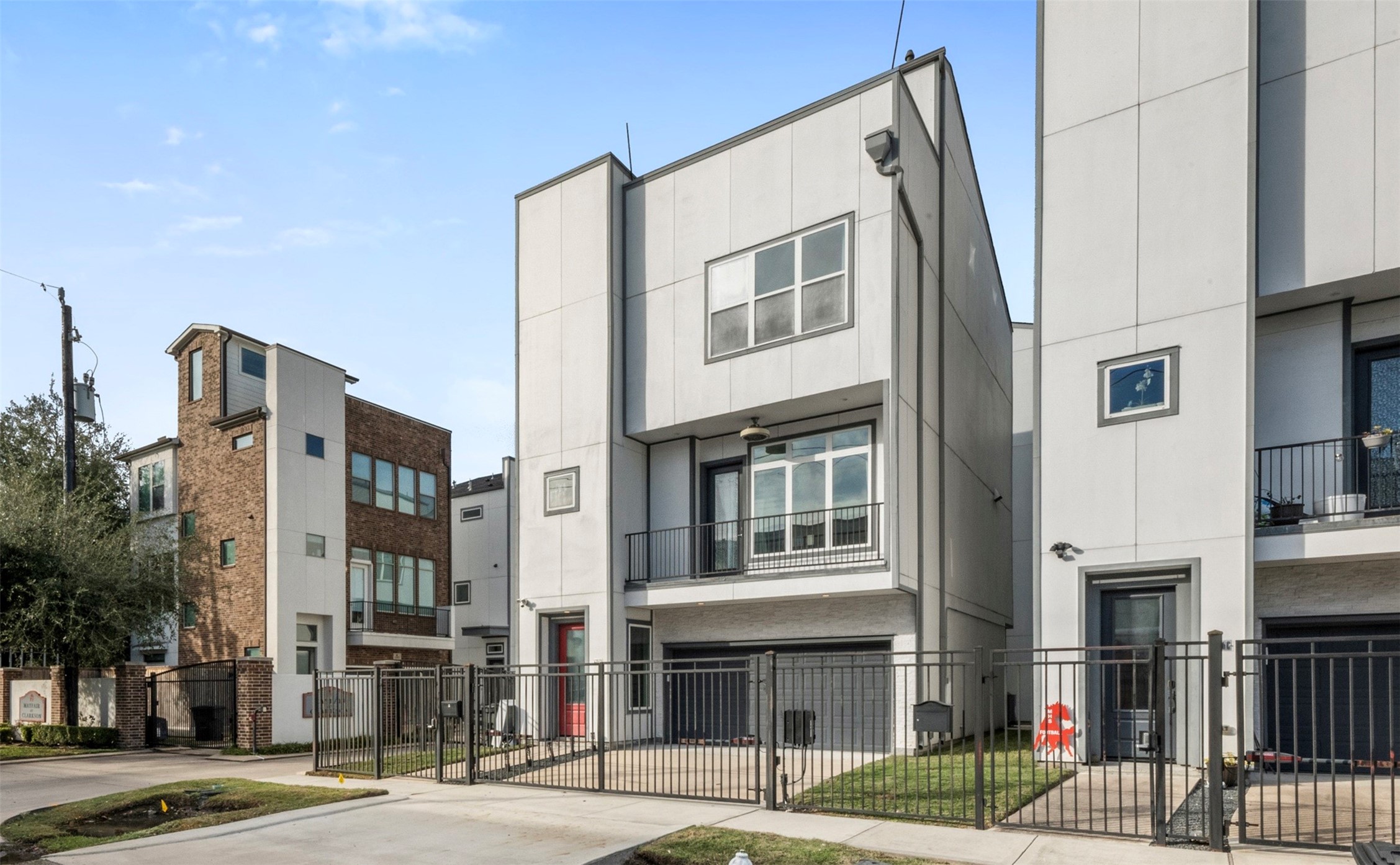 6106 Clarkson Lane, Unit D Houston, TX 77055 - Photo 2 of 37