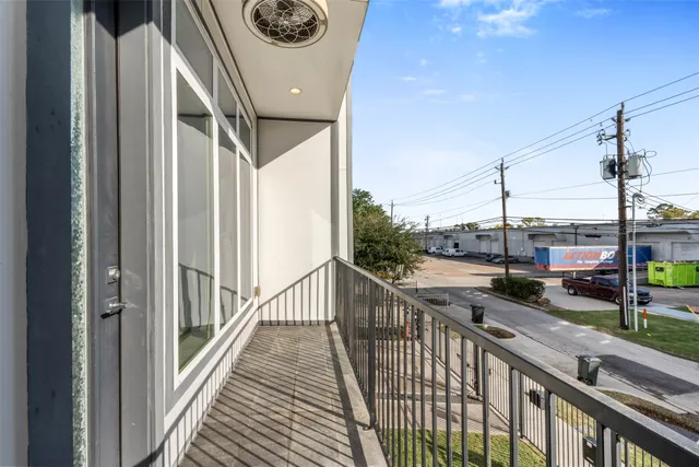 $3,800 | 6106 Clarkson Lane, Unit D, Houston, TX 77055