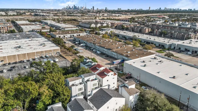 $3,800 | 6106 Clarkson Lane, Unit D, Houston, TX 77055