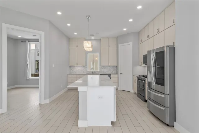 $3,800 | 6106 Clarkson Lane, Unit D, Houston, TX 77055