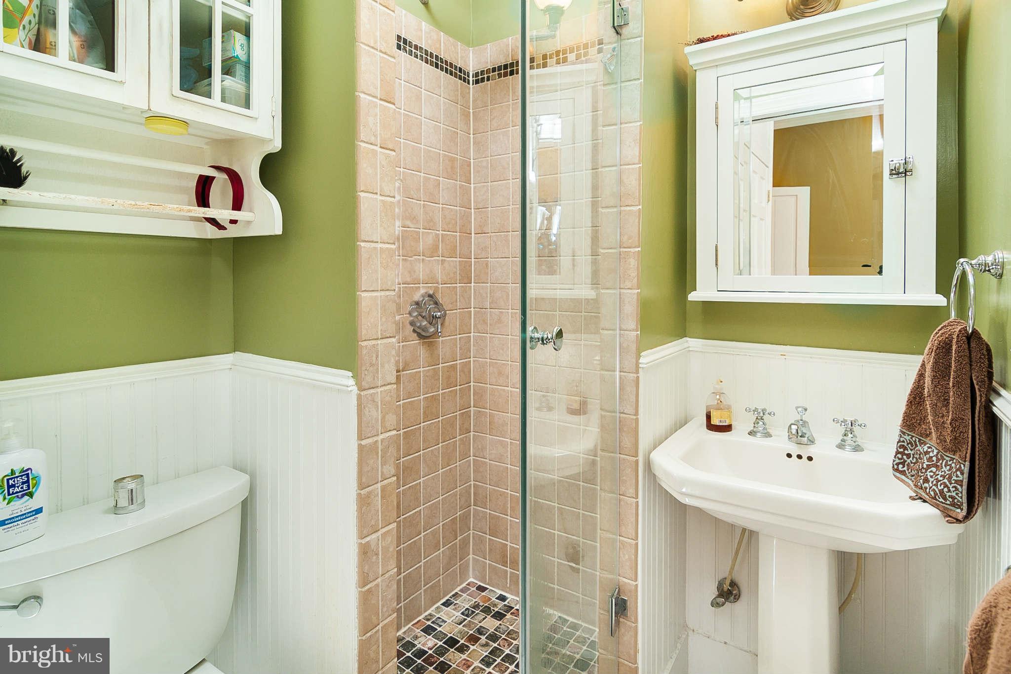 424 7th Street Southeast Washington, DC 20003 - Photo 13 of 24 Bath (Master)