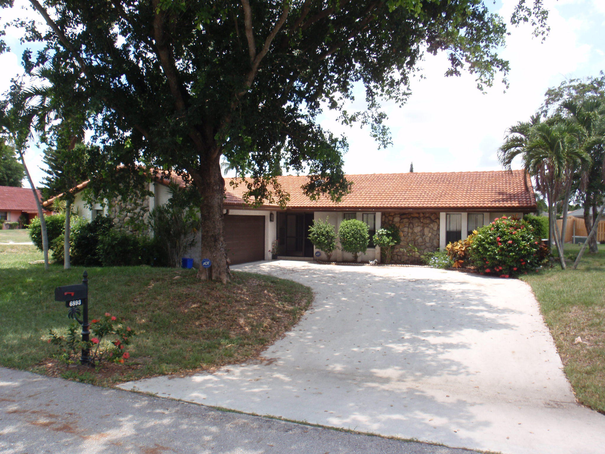 6893 Bianchini Circle Boca Raton, FL 33433 - Photo 2 of 13 P7140868