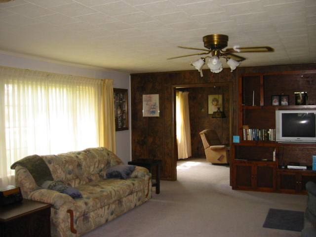 2112 Washington Road Washington, IL 61571 - Photo 2 of 7 Gallery Image 2