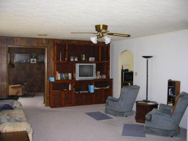 2112 Washington Road Washington, IL 61571 - Photo 3 of 7 Gallery Image 3