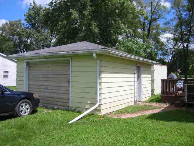 2112 Washington Road Washington, IL 61571 - Photo 7 of 7 Gallery Image 7