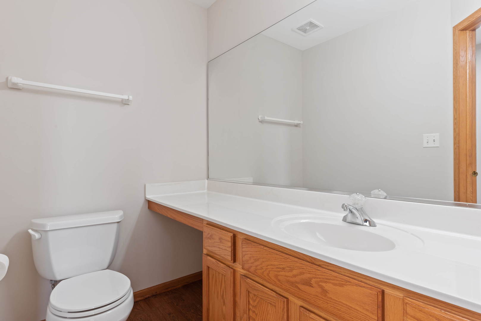 2267 Scott Lane Aurora, IL 60502 - Photo 14 of 22 a bathroom with a sink and a toilet
