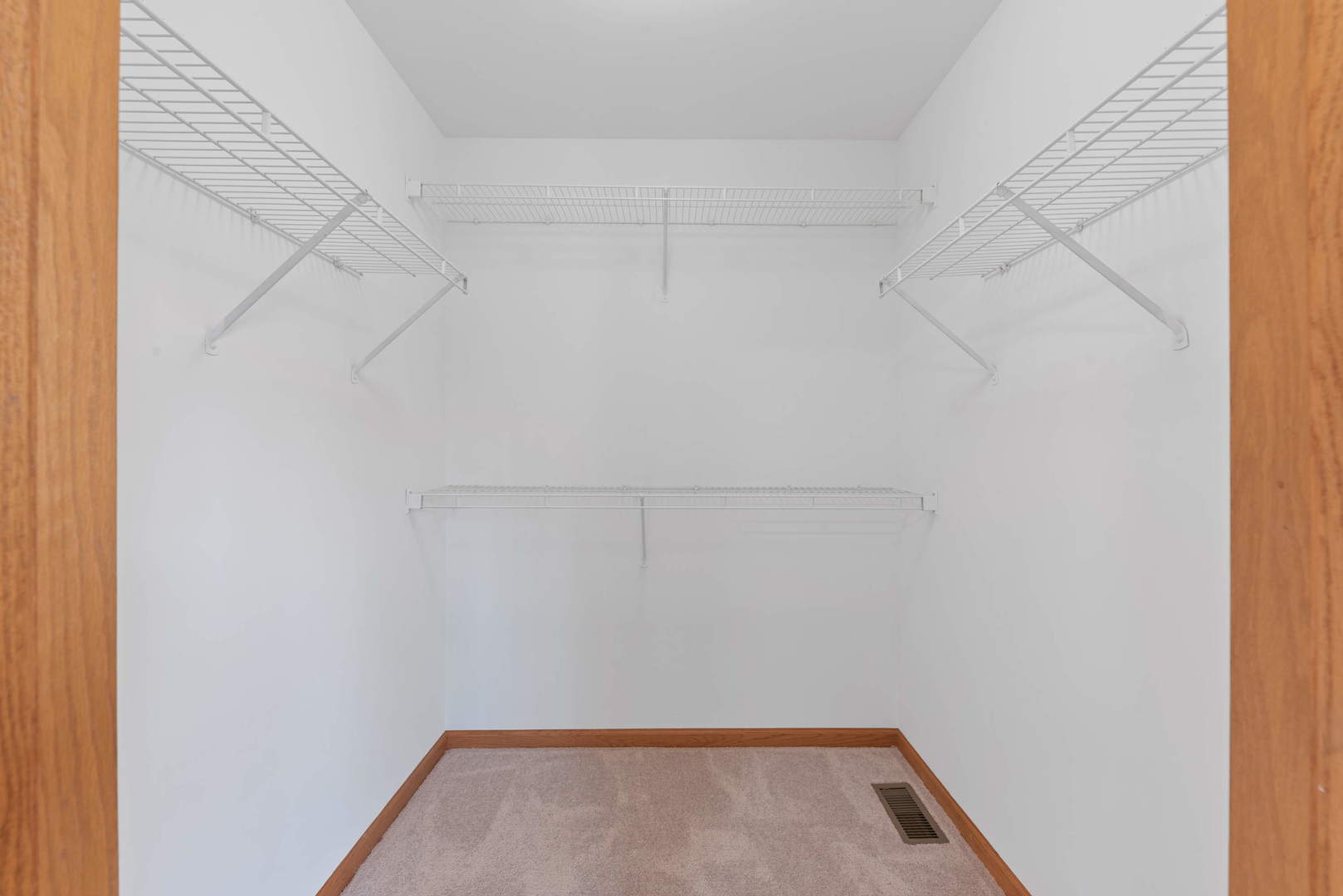 2267 Scott Lane Aurora, IL 60502 - Photo 16 of 22 a view of small space
