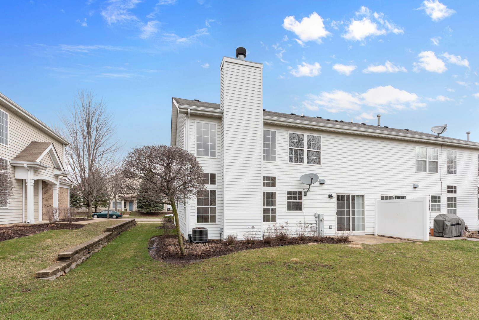 2267 Scott Lane Aurora, IL 60502 - Photo 3 of 22 a view of a house with a yard