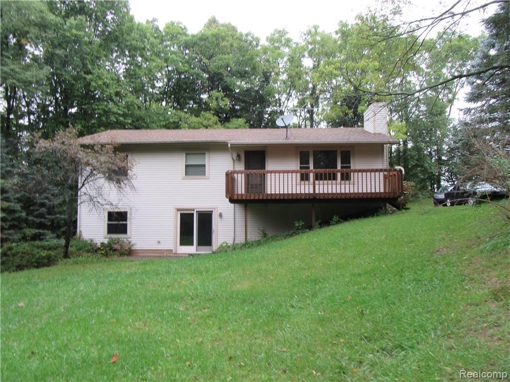 2575 Faussett Road Howell, MI 48855 - Photo 1 of 14 IMG_0506.JPG
