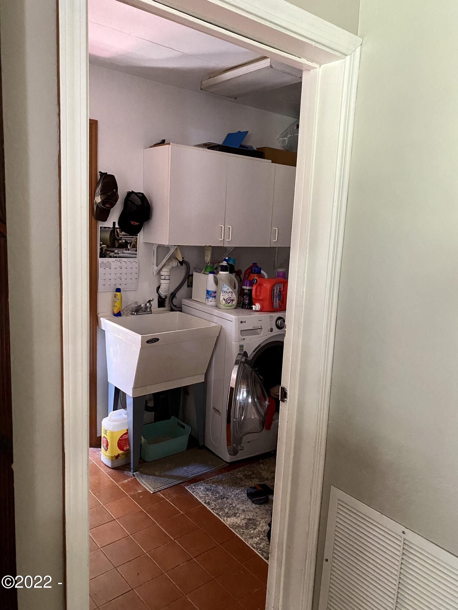2262 Old River Road Northeast Siletz, OR 97380 - Photo 8 of 18 Utility Room