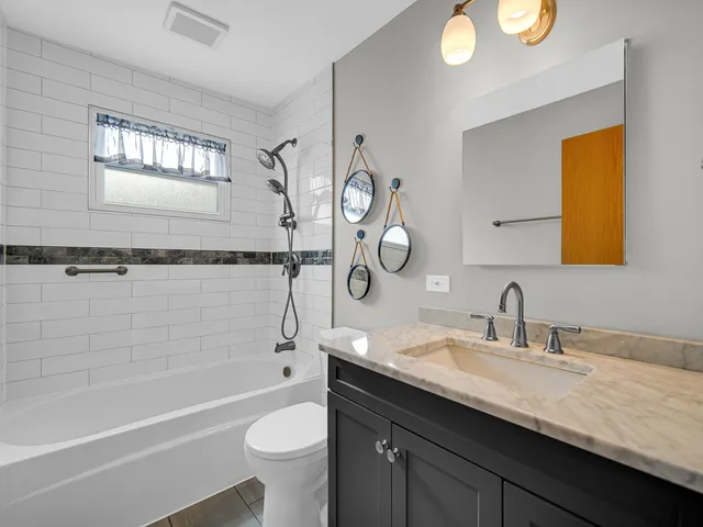 $269,900 | 11811 South Tripp Avenue, Alsip, IL 60803