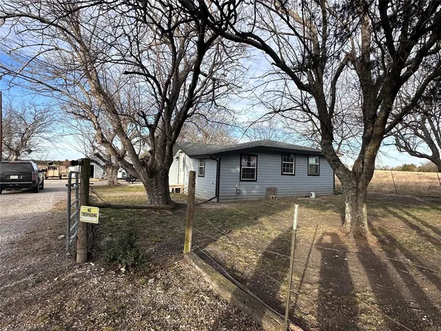 $180,000 | 19487 County Road 656, Farmersville, TX 75442