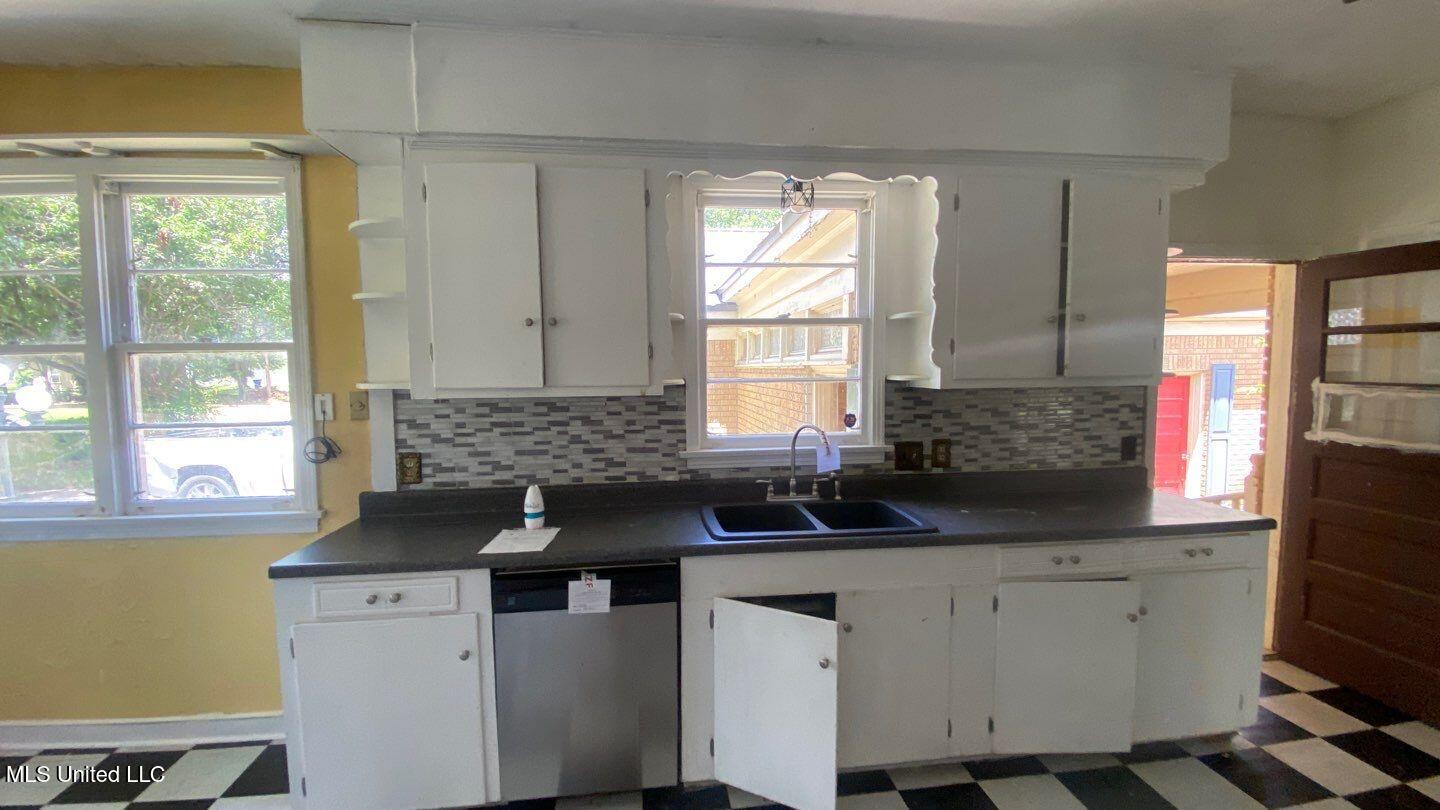 314 Jackson Street Indianola, MS 38751 - Photo 5 of 47 59-Jun 09 2025 01_29pm-mpee