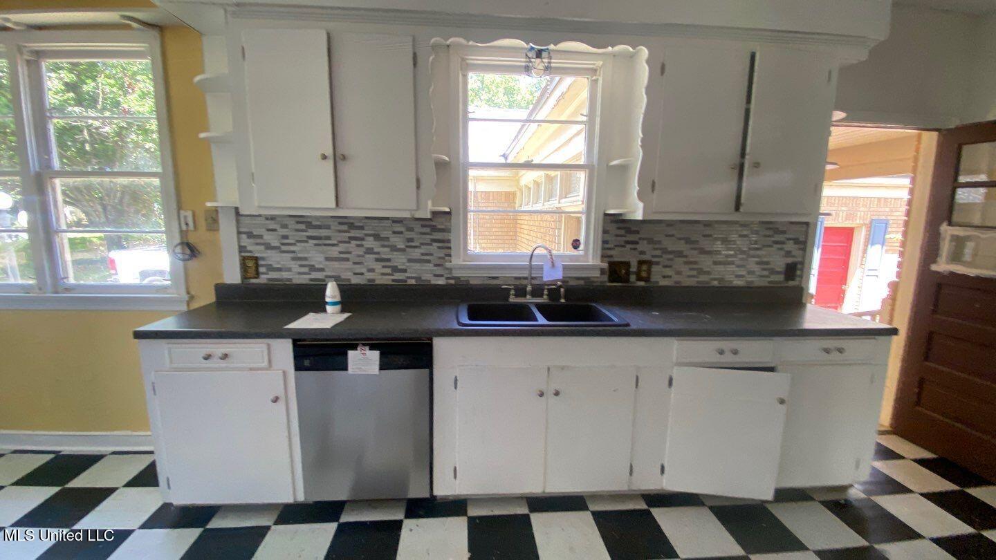 314 Jackson Street Indianola, MS 38751 - Photo 7 of 47 67-Jun 09 2025 01_29pm-3CvP