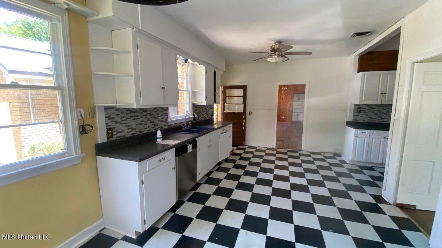 314 Jackson Street Indianola, MS 38751 - Photo 10 of 47 83-Jun 09 2025 01_30pm-LPYK