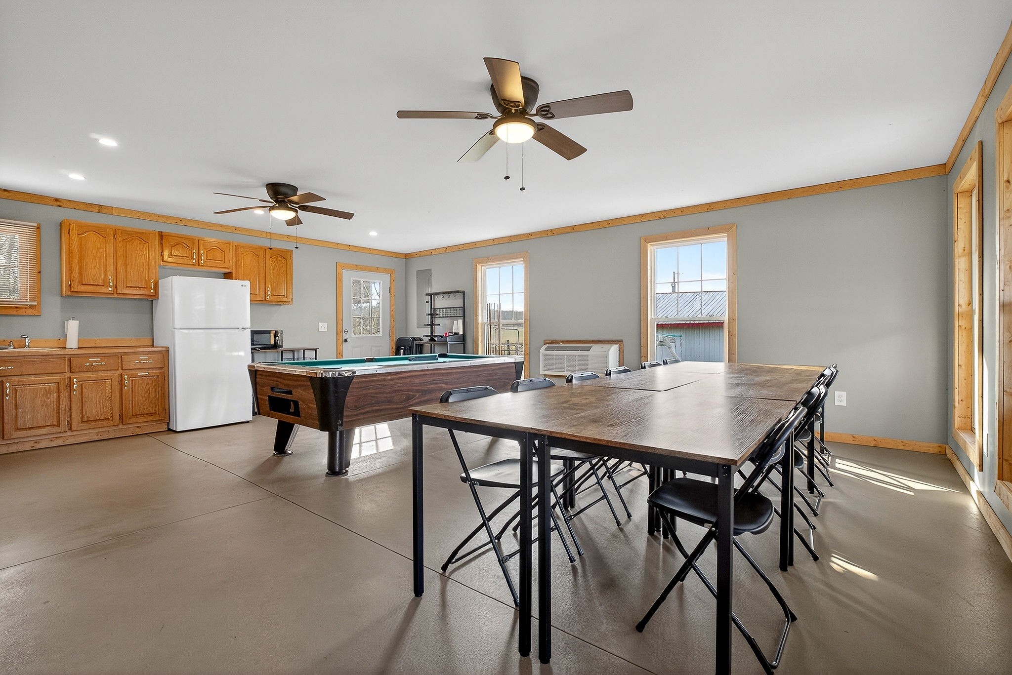 1680 Harrison Ferry Road McMinnville, TN 37110 - Photo 37 of 53 a view of a dining room with furniture and a livingroom