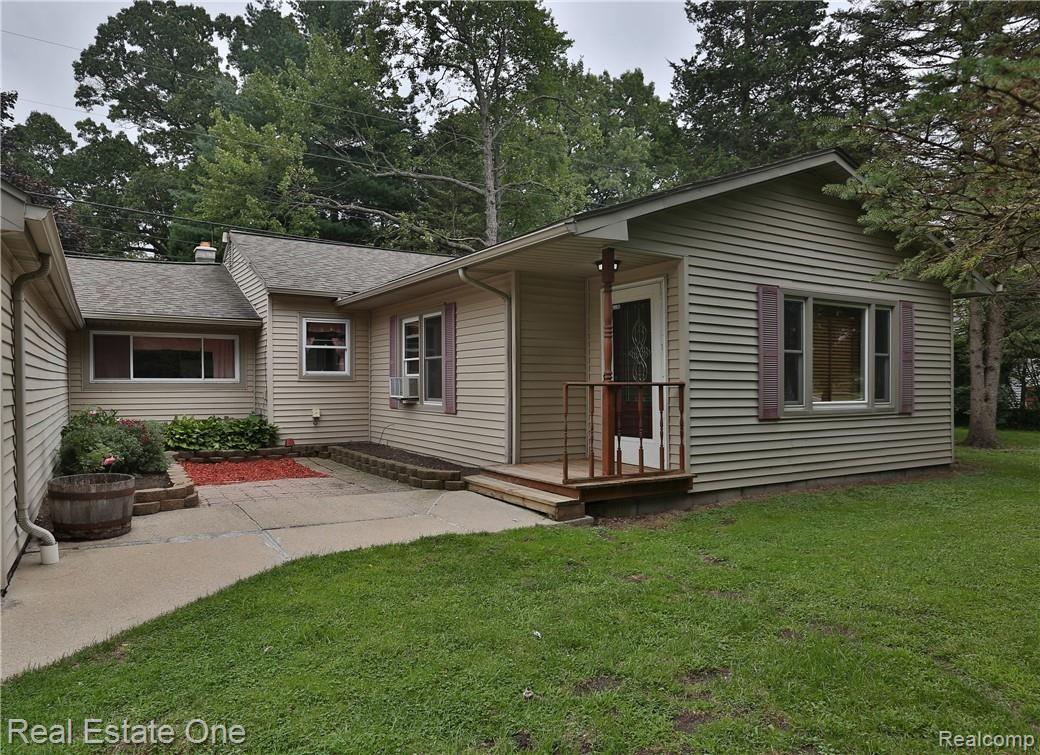 15935 Beech Daly Road Taylor, MI 48180 - Photo 2 of 23 2B8A4563.jpg