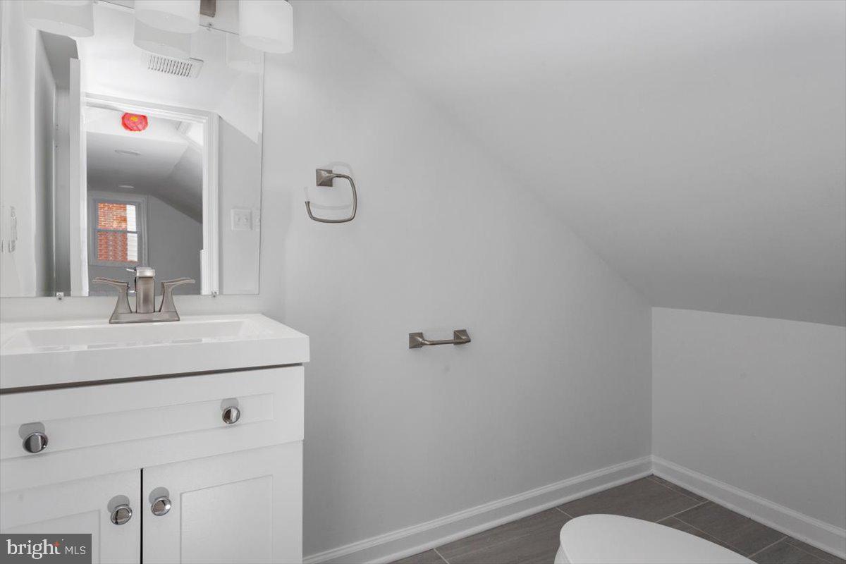11715 Kingtree Street Silver Spring, MD 20902 - Photo 17 of 35