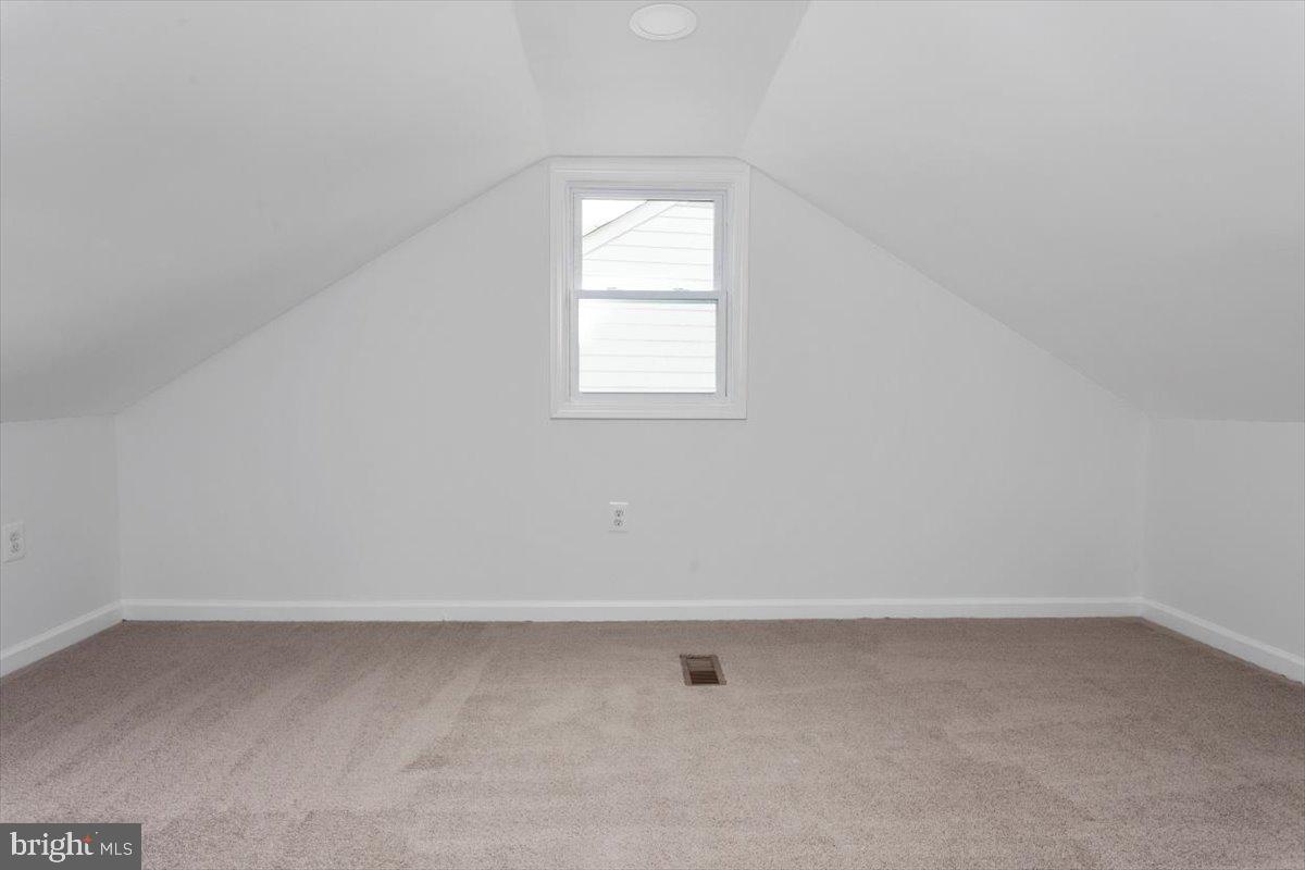 11715 Kingtree Street Silver Spring, MD 20902 - Photo 19 of 35